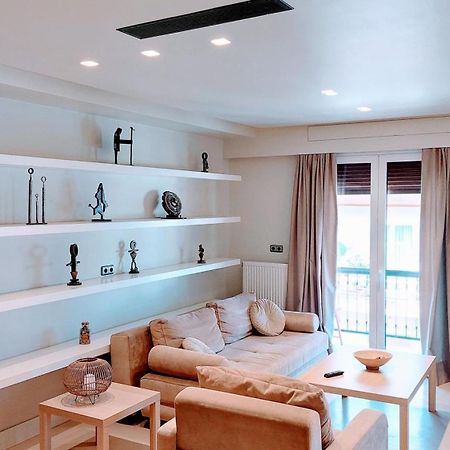 Luxurious Minimal Apartment In Acropolis 아테네 외부 사진