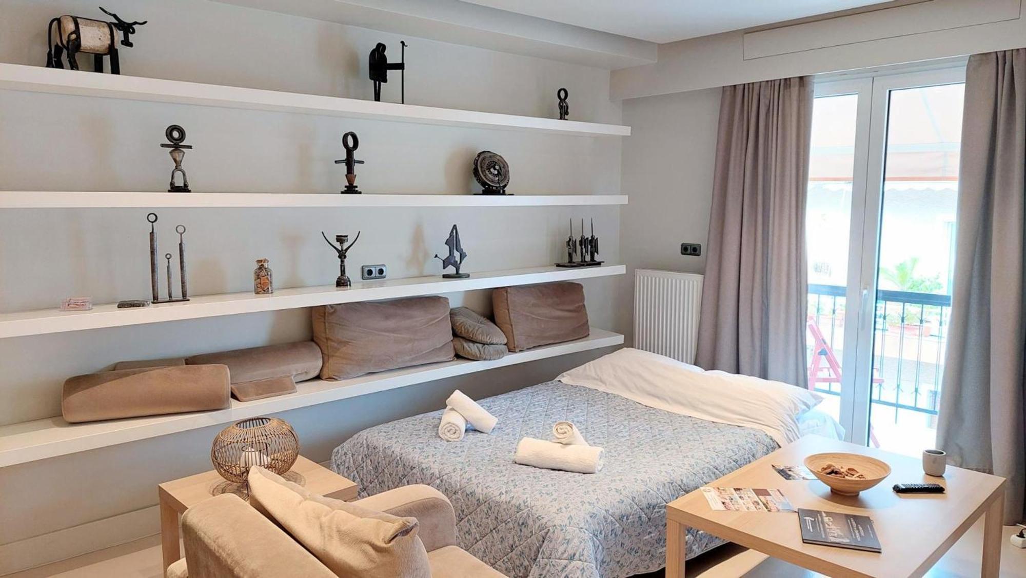 Luxurious Minimal Apartment In Acropolis 아테네 외부 사진
