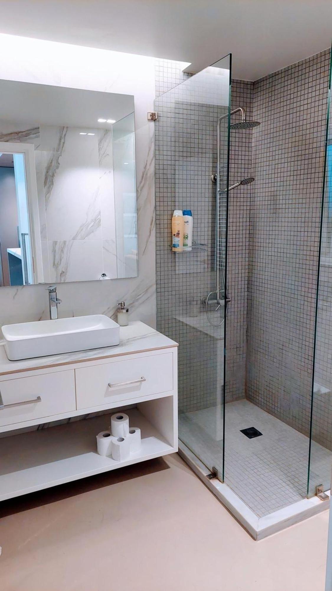 Luxurious Minimal Apartment In Acropolis 아테네 외부 사진