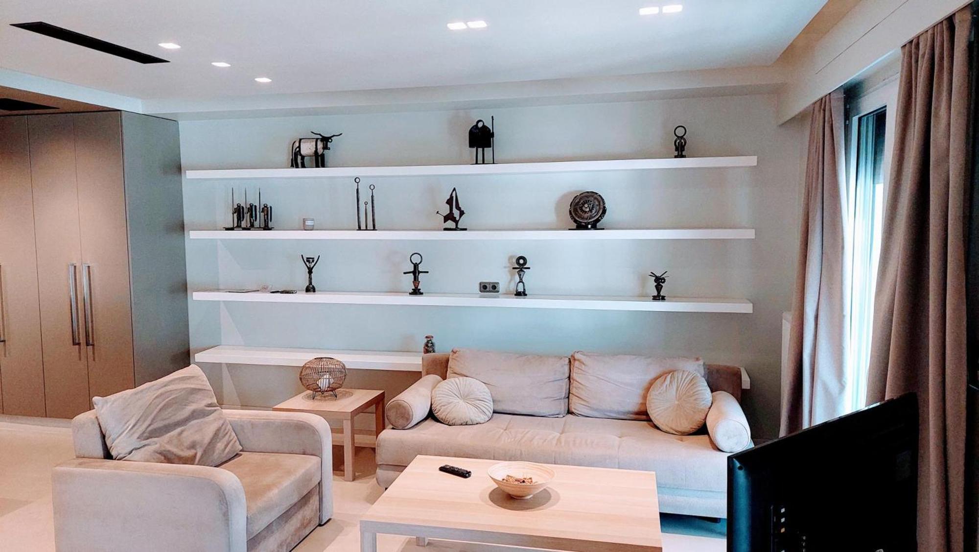 Luxurious Minimal Apartment In Acropolis 아테네 외부 사진