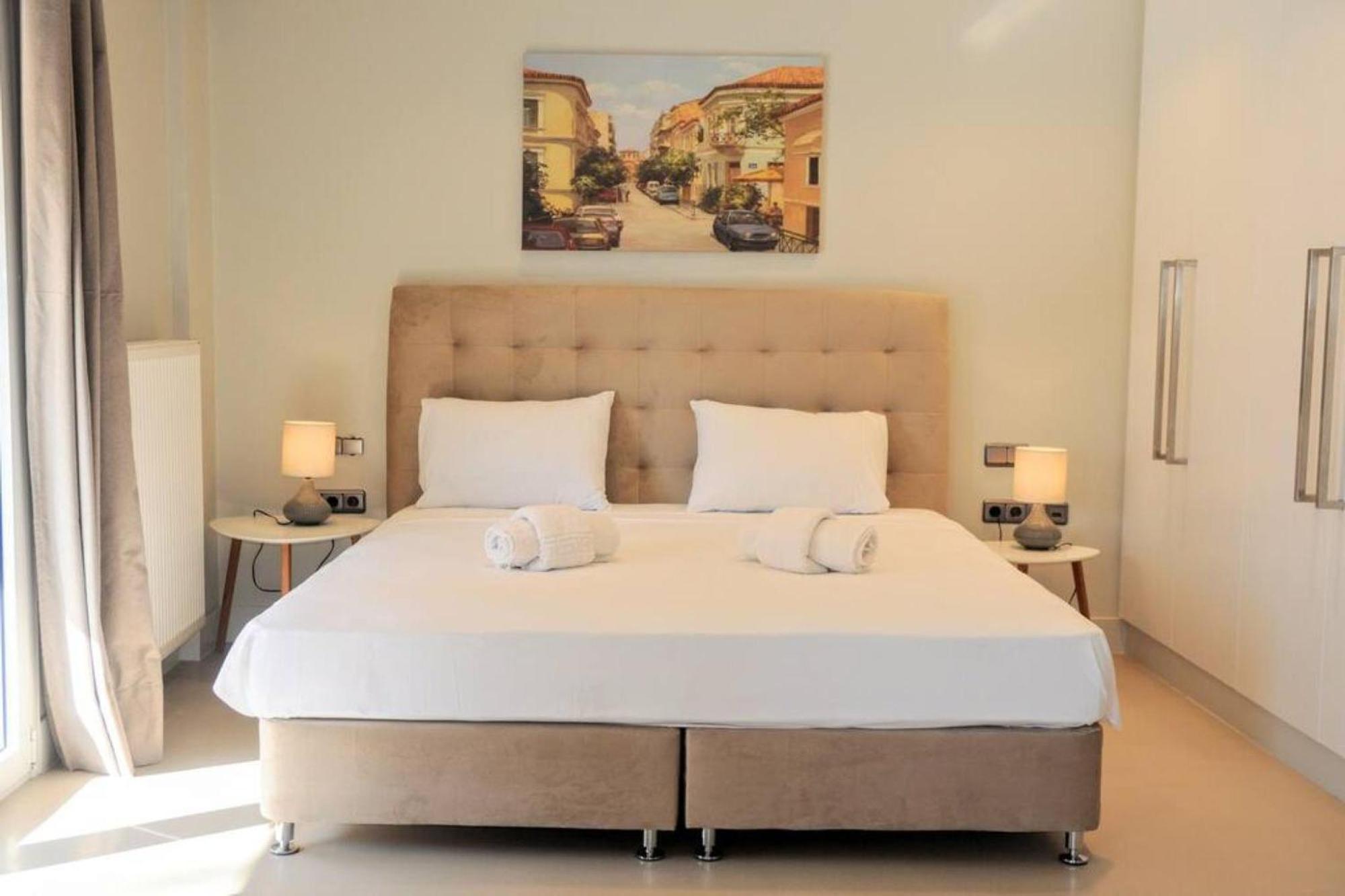 Luxurious Minimal Apartment In Acropolis 아테네 외부 사진